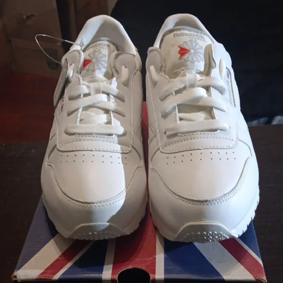 Reebok Classic Rare From 90s/2000s Mens 6 Womens 7.5 NWT & BOX